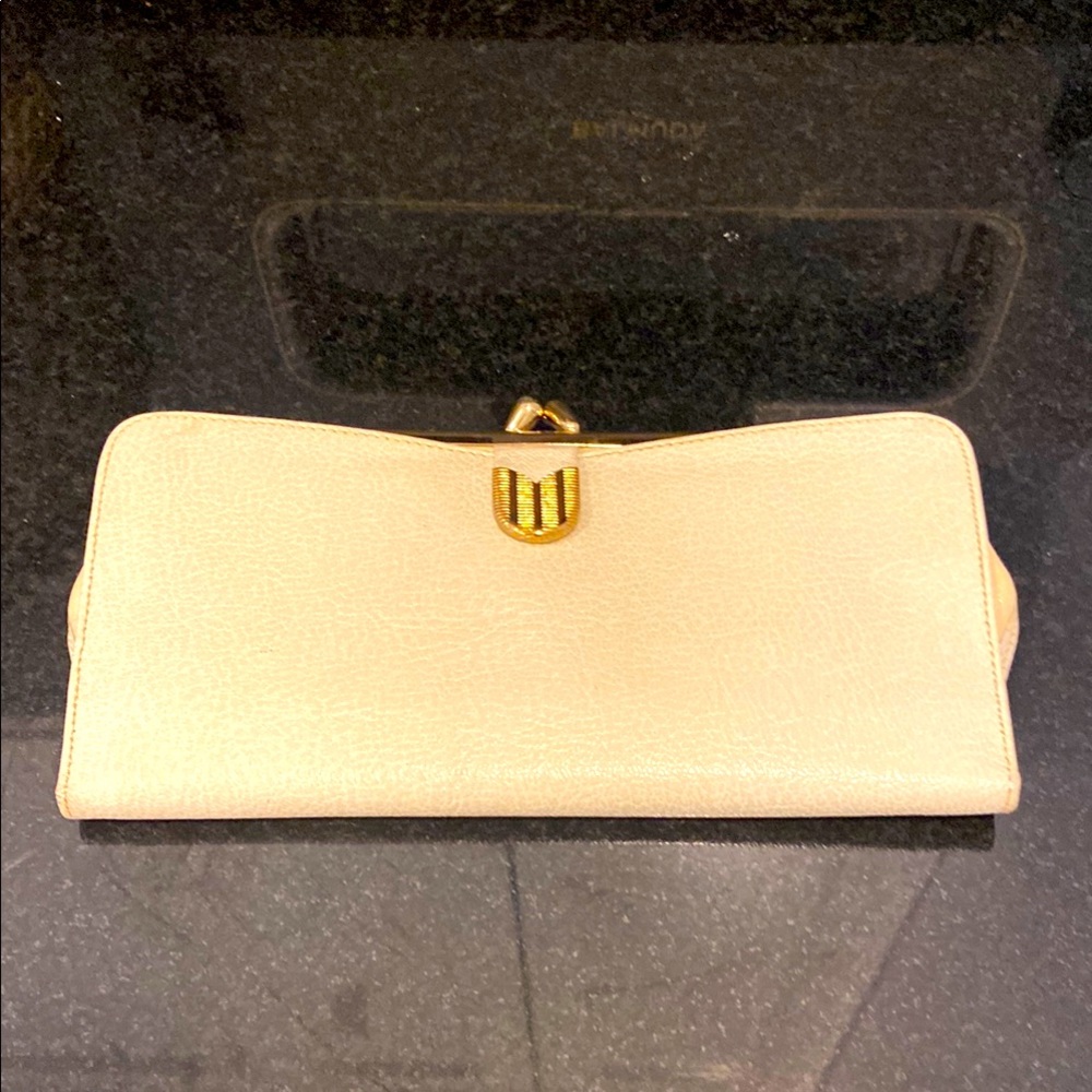 VTG Bond Street Original Cream Leather Kisslock
 Ladies Wallet
